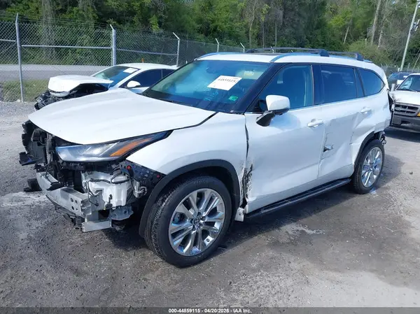 5TDKDRAH1PS045333 2023 TOYOTA HIGHLANDER - Image 2