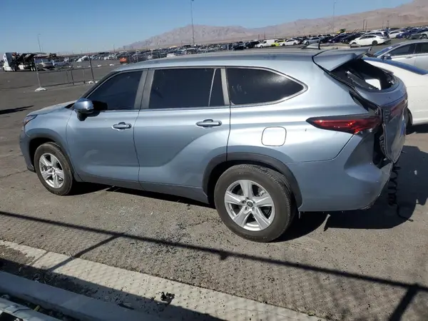 5TDKDRAH1PS510760 2023 TOYOTA HIGHLANDER - Image 2