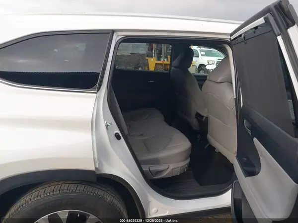 5TDKDRAH1PS510869 2023 TOYOTA HIGHLANDER - Image 8