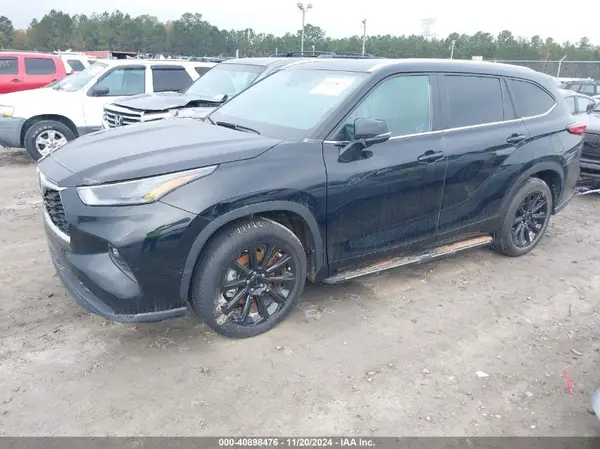 5TDKDRAH1PS511083 2023 TOYOTA HIGHLANDER - Image 2
