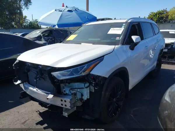 5TDKDRAH1PS512296 2023 TOYOTA HIGHLANDER - Image 2