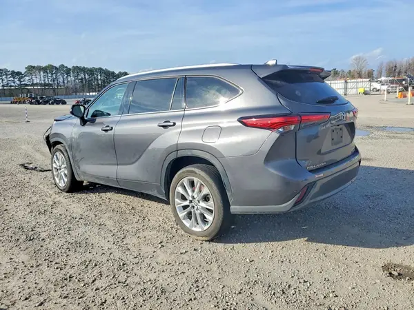 5TDKDRAH1PS514999 2023 TOYOTA HIGHLANDER - Image 2