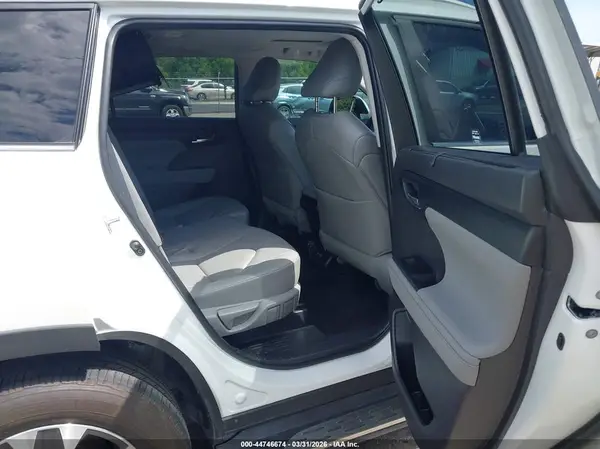 5TDKDRAH1PS517739 2023 TOYOTA HIGHLANDER - Image 8