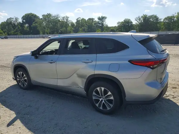 5TDKDRAH1PS521239 2023 TOYOTA HIGHLANDER - Image 2