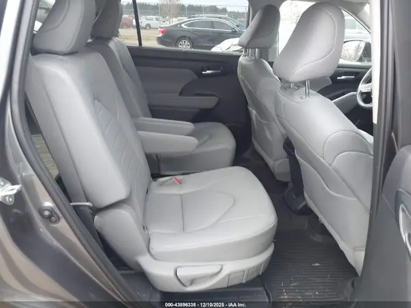 5TDKDRAH1PS525369 2023 TOYOTA HIGHLANDER - Image 8