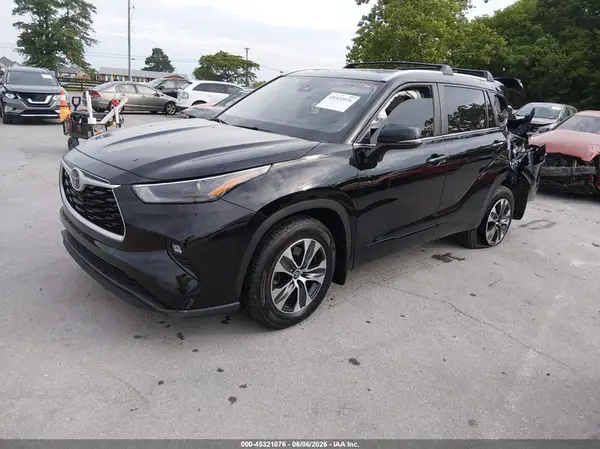 5TDKDRAH1RS527903 2024 TOYOTA HIGHLANDER - Image 2