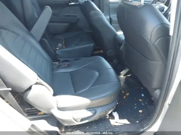 5TDKDRAH1RS528243 2024 TOYOTA HIGHLANDER - Image 8
