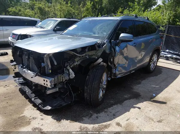 5TDKDRAH1RS531188 2024 TOYOTA HIGHLANDER - Image 2
