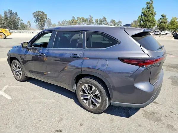 5TDKDRAH1RS533815 2024 TOYOTA HIGHLANDER - Image 2