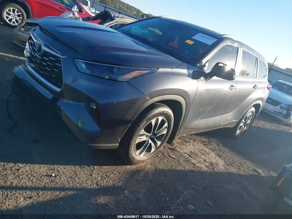 5TDKDRAH1RS536939 2024 TOYOTA HIGHLANDER - Image 2
