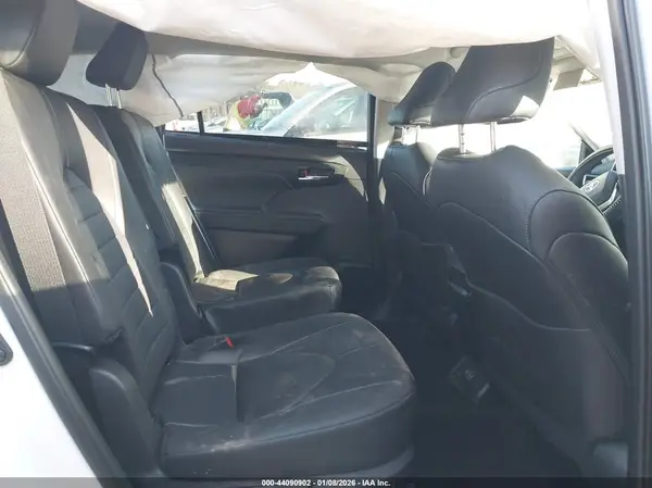 5TDKDRAH1RS542854 2024 TOYOTA HIGHLANDER - Image 8
