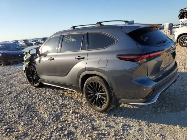 5TDKDRAH1RS544488 2024 TOYOTA HIGHLANDER - Image 2