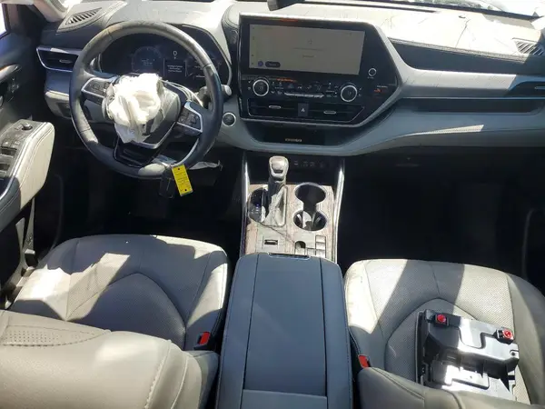 5TDKDRAH1RS548301 2024 TOYOTA HIGHLANDER - Image 8