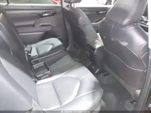 5TDKDRAH1SS556596 2025 TOYOTA HIGHLANDER - Image 8