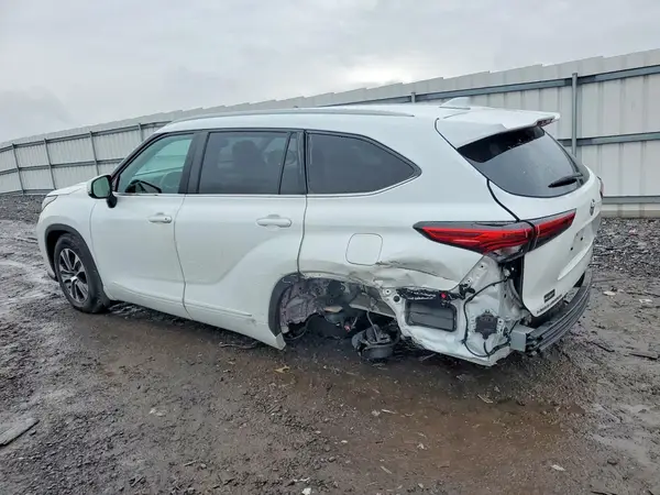 5TDKDRAH2PS000501 2023 TOYOTA HIGHLANDER - Image 2