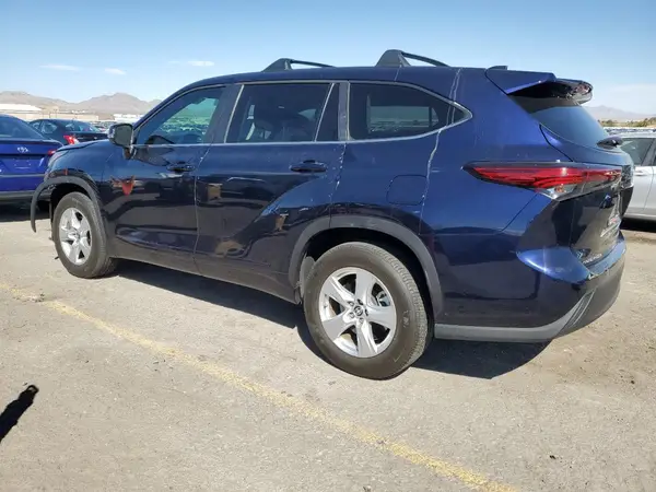 5TDKDRAH2PS002295 2023 TOYOTA HIGHLANDER - Image 2