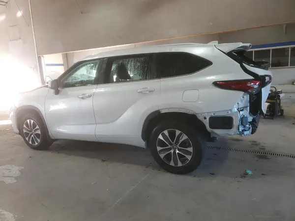 5TDKDRAH2PS004029 2023 TOYOTA HIGHLANDER - Image 2