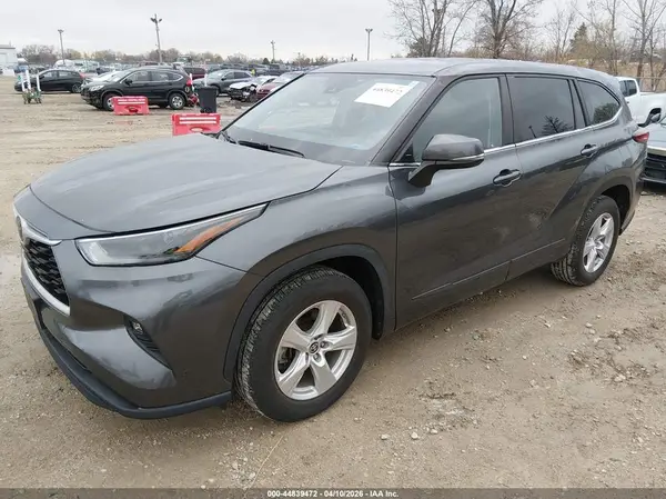 5TDKDRAH2PS005312 2023 TOYOTA HIGHLANDER - Image 2