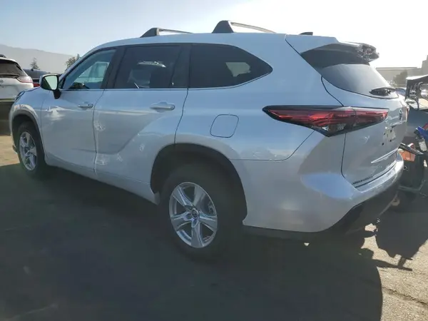5TDKDRAH2PS008758 2023 TOYOTA HIGHLANDER - Image 2