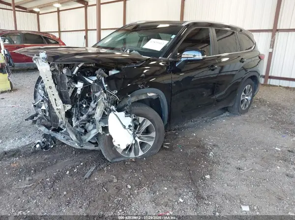 5TDKDRAH2PS012213 2023 TOYOTA HIGHLANDER - Image 2