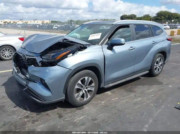 5TDKDRAH2PS012308 2023 TOYOTA HIGHLANDER - Image 2