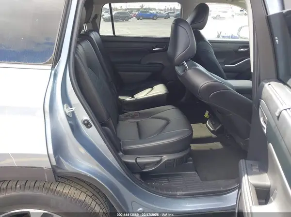 5TDKDRAH2PS012308 2023 TOYOTA HIGHLANDER - Image 8