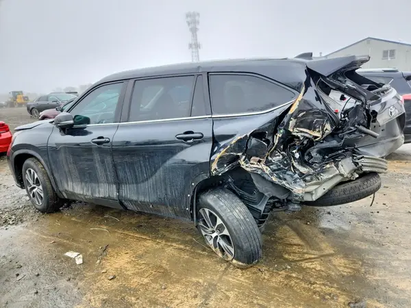 5TDKDRAH2PS013944 2023 TOYOTA HIGHLANDER - Image 2