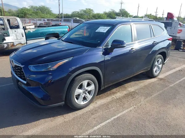5TDKDRAH2PS019453 2023 TOYOTA HIGHLANDER - Image 2