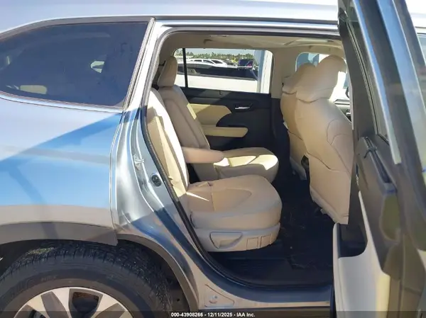 5TDKDRAH2PS036821 2023 TOYOTA HIGHLANDER - Image 8