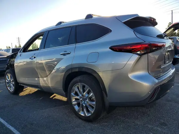 5TDKDRAH2PS041727 2023 TOYOTA HIGHLANDER - Image 2