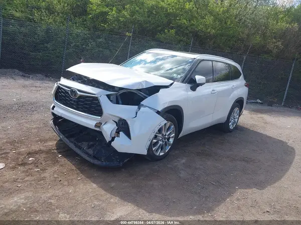 5TDKDRAH2PS043249 2023 TOYOTA HIGHLANDER - Image 2