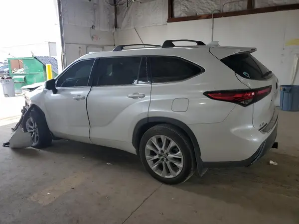 5TDKDRAH2PS044997 2023 TOYOTA HIGHLANDER - Image 2