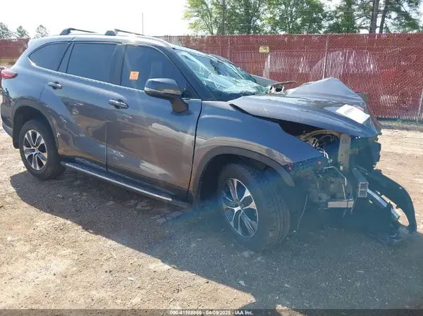 5TDKDRAH2PS045857 2023 TOYOTA HIGHLANDER - Image 1
