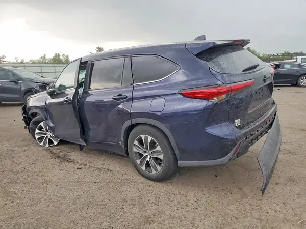 5TDKDRAH2PS047124 2023 TOYOTA HIGHLANDER - Image 2