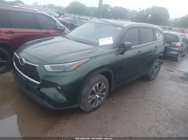 5TDKDRAH2PS501713 2023 TOYOTA HIGHLANDER - Image 2