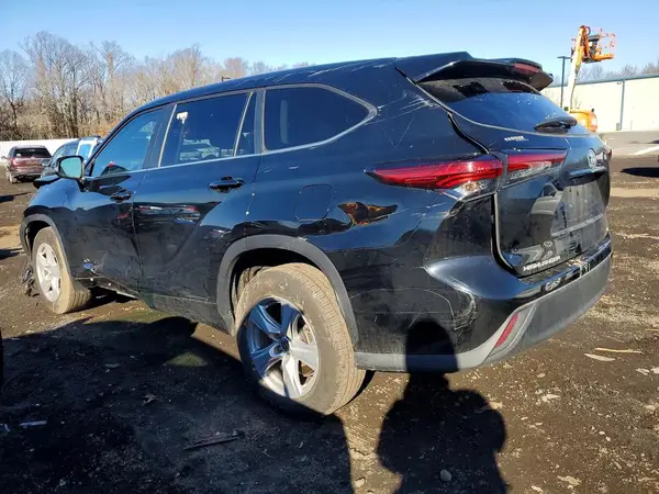 5TDKDRAH2PS504840 2023 TOYOTA HIGHLANDER - Image 2
