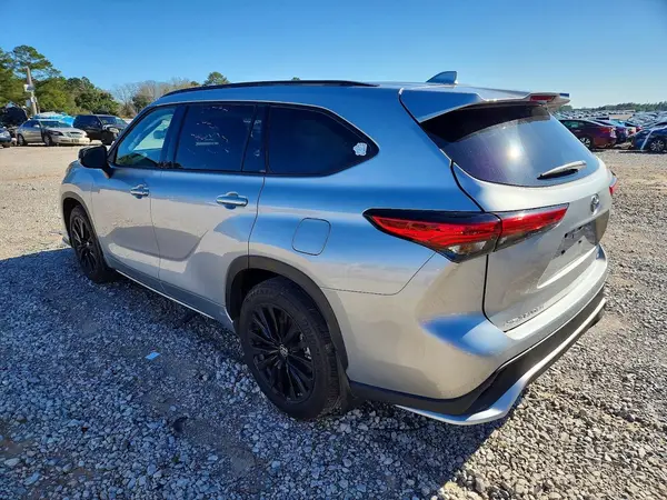 5TDKDRAH2PS508788 2023 TOYOTA HIGHLANDER - Image 2