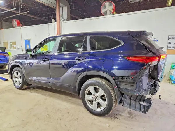 5TDKDRAH2PS509486 2023 TOYOTA HIGHLANDER - Image 2