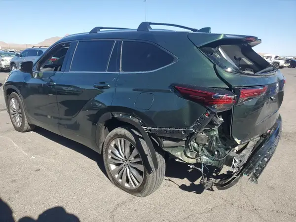 5TDKDRAH2PS510542 2023 TOYOTA HIGHLANDER - Image 2