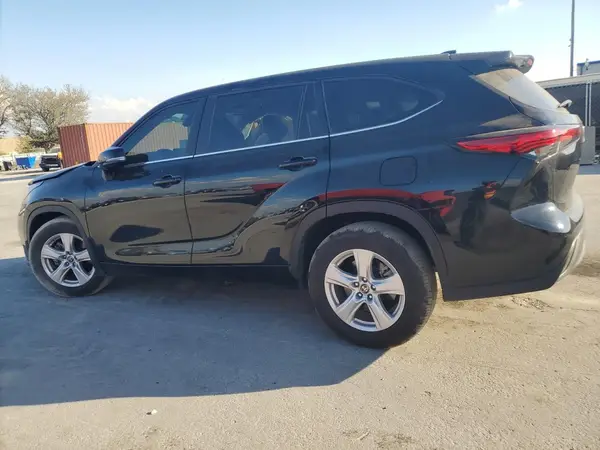 5TDKDRAH2PS510816 2023 TOYOTA HIGHLANDER - Image 2