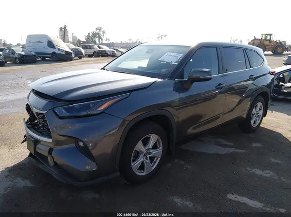 5TDKDRAH2PS513358 2023 TOYOTA HIGHLANDER - Image 2