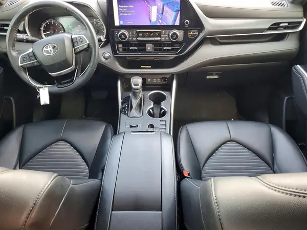 5TDKDRAH2PS515238 2023 TOYOTA HIGHLANDER - Image 8