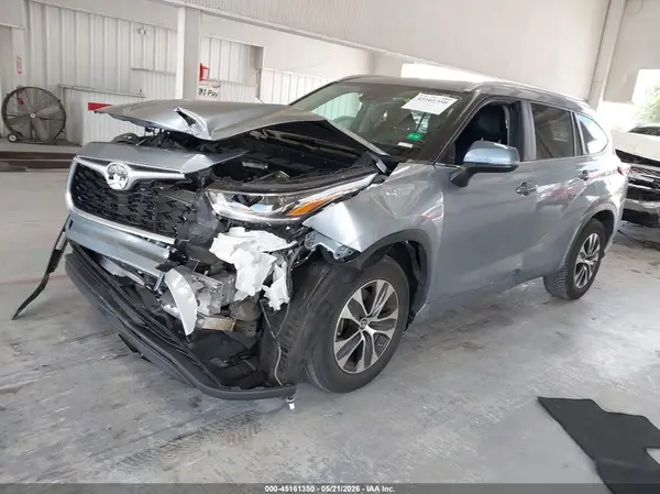5TDKDRAH2PS515806 2023 TOYOTA HIGHLANDER - Image 2