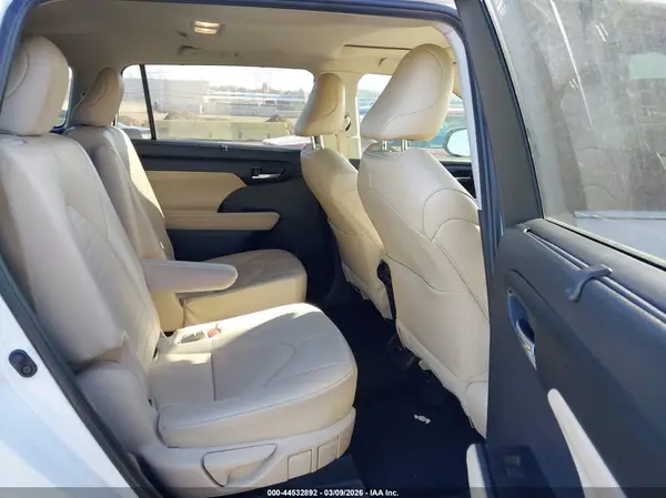 5TDKDRAH2PS519418 2023 TOYOTA HIGHLANDER - Image 8