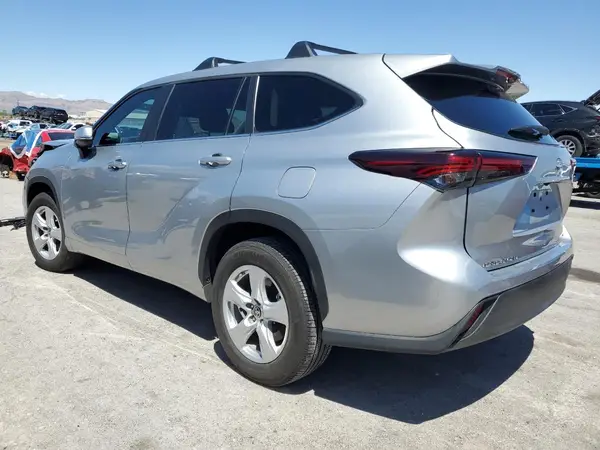 5TDKDRAH2RS050379 2024 TOYOTA HIGHLANDER - Image 2