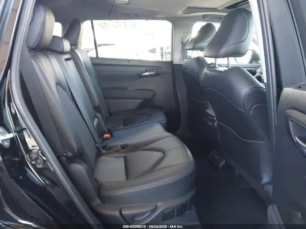 5TDKDRAH2RS052150 2024 TOYOTA HIGHLANDER - Image 8