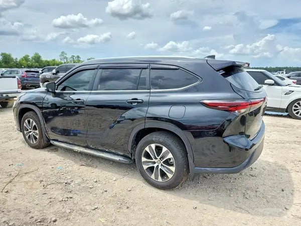 5TDKDRAH2RS053654 2024 TOYOTA HIGHLANDER - Image 2