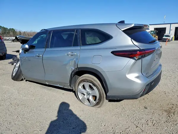 5TDKDRAH2RS054190 2024 TOYOTA HIGHLANDER - Image 2