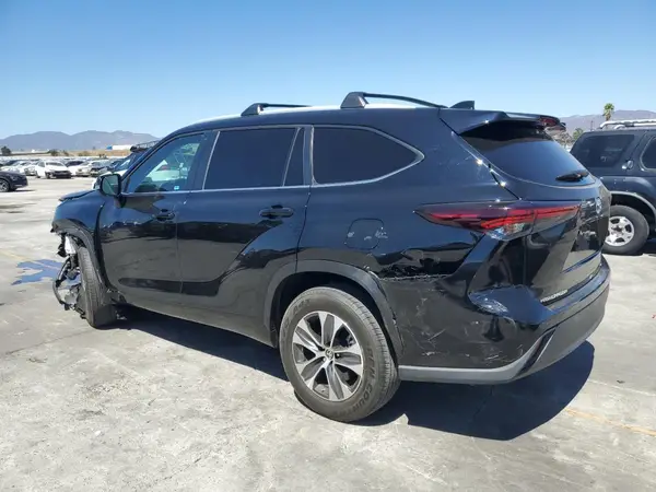 5TDKDRAH2RS527540 2024 TOYOTA HIGHLANDER - Image 2