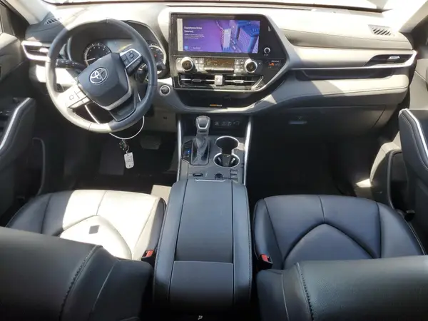 5TDKDRAH2RS527540 2024 TOYOTA HIGHLANDER - Image 8